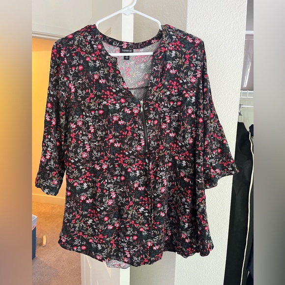 Torrid Babydoll Stretch Challis Zip-Front Tunic Top - Picture 3 of 10